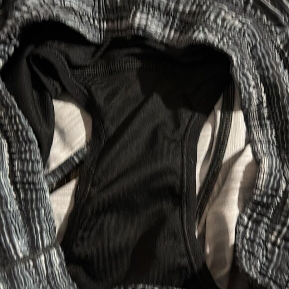Lululemon Hotty Hot Short II (2.5") - Picture 5 of 8
